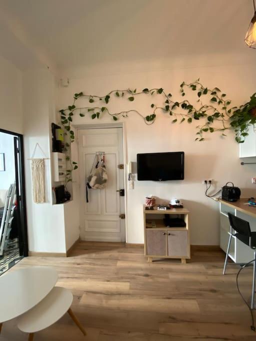 Appartement Proche Plages - Parking Gratuit Menton Exteriör bild